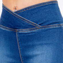 Load image into Gallery viewer, HIGH WAIST PULL ON FLARE JEANS
